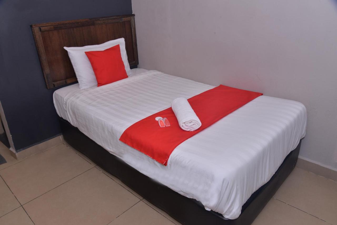 Nice Stay Hotel Raub Exterior photo